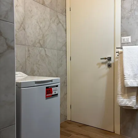 Domus Lombardi Apartment *